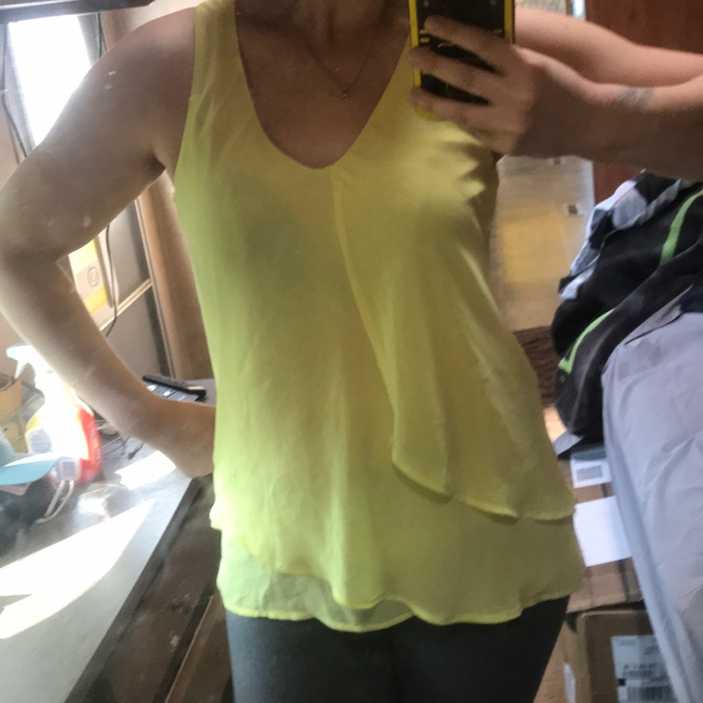 2 for $36 ❤️Yellow flowy top very flattering